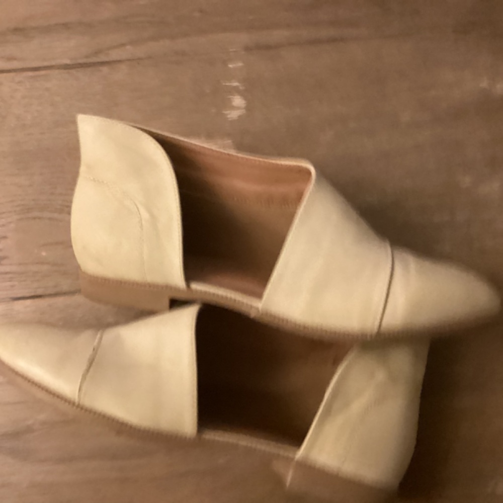 Flats - Picture 3 of 5